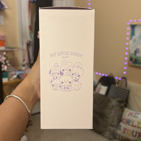BT21 Cafe Clock. Unopened - Picture 2 of 4